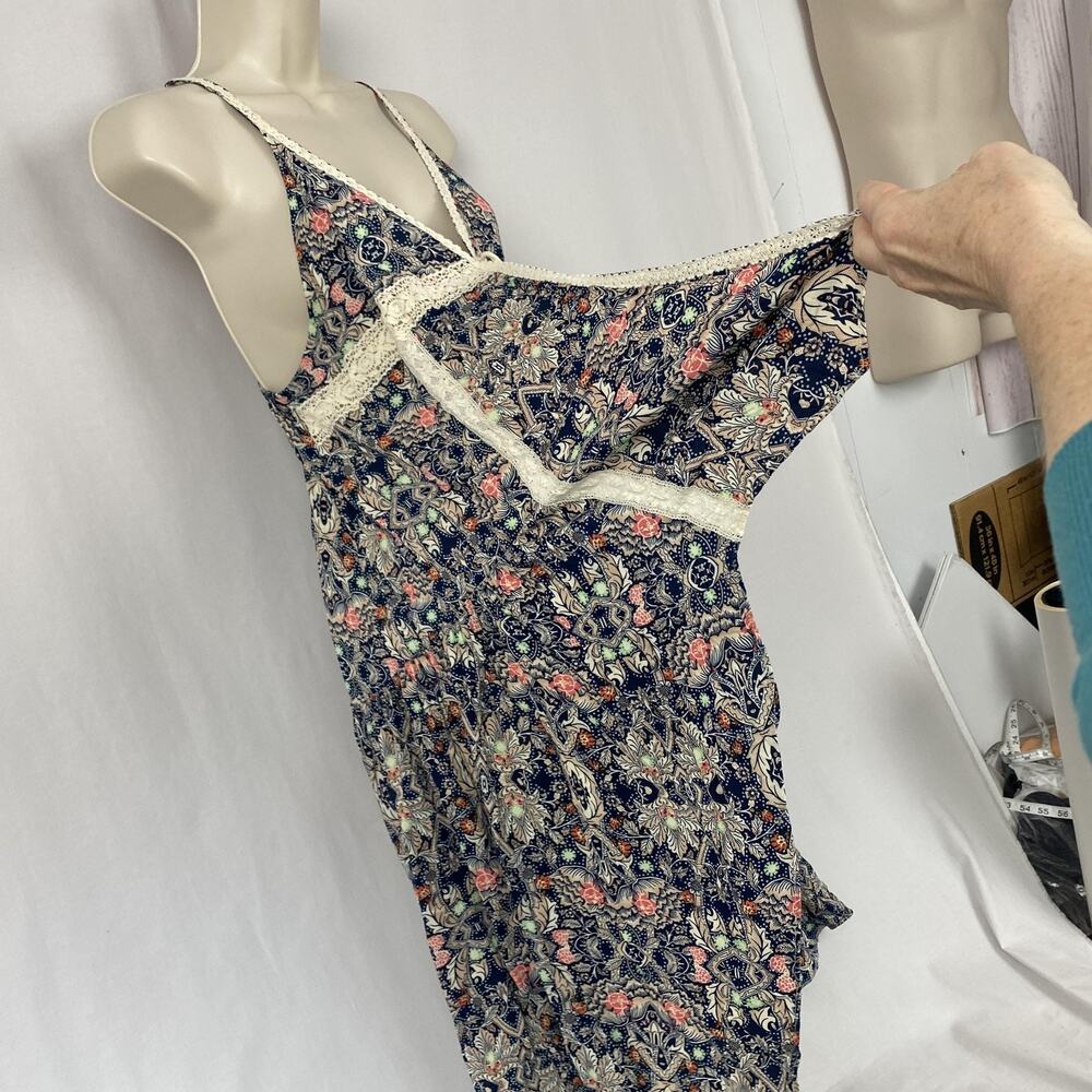 Umgee Boho Flyaway Tie Front Top Medium Floral Crochet Lace Babydoll Festival - Picture 4 of 12